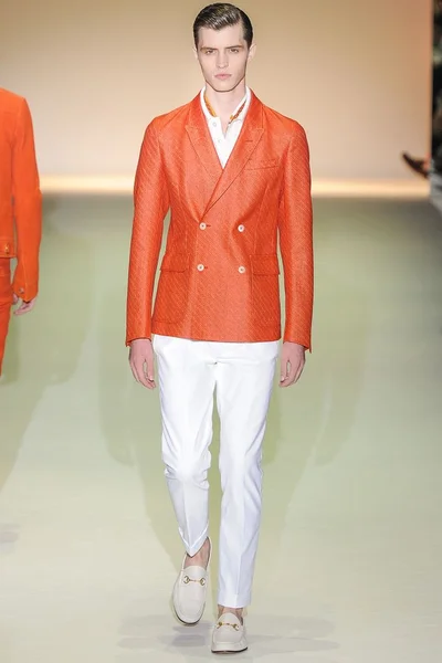 Look 14